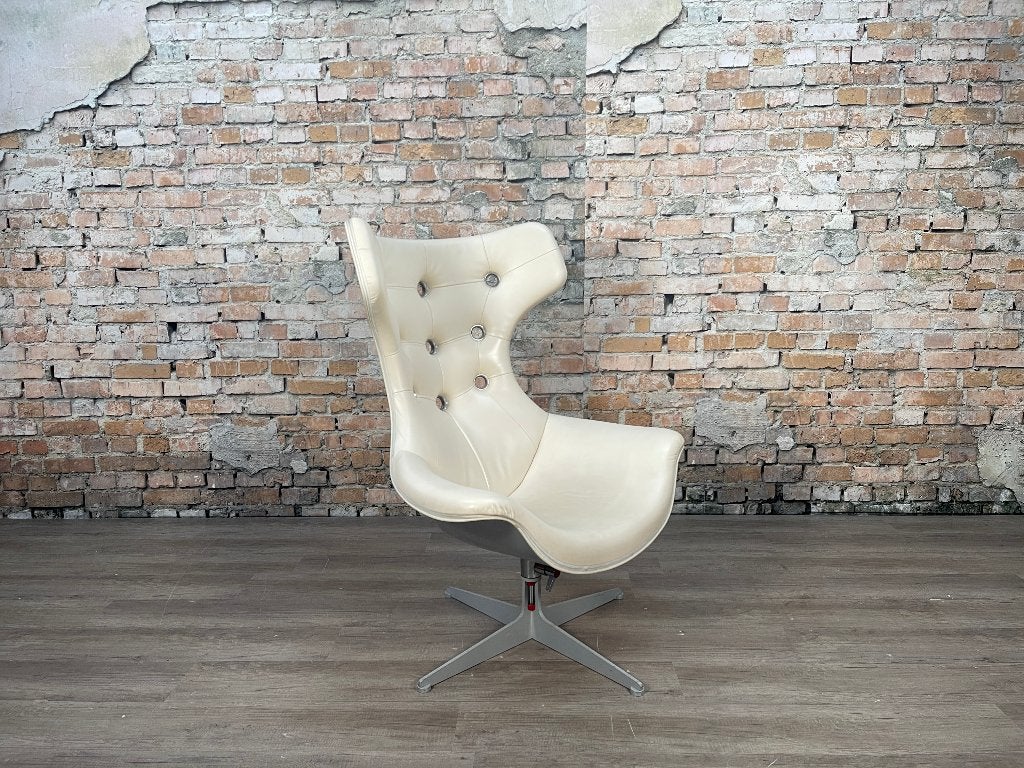 Poltrona Frau Regina Swivel Chair creme bij TheReSales, Huis en Inrichting, Fauteuils, Ophalen, Leer, Design, 75 tot 100 cm