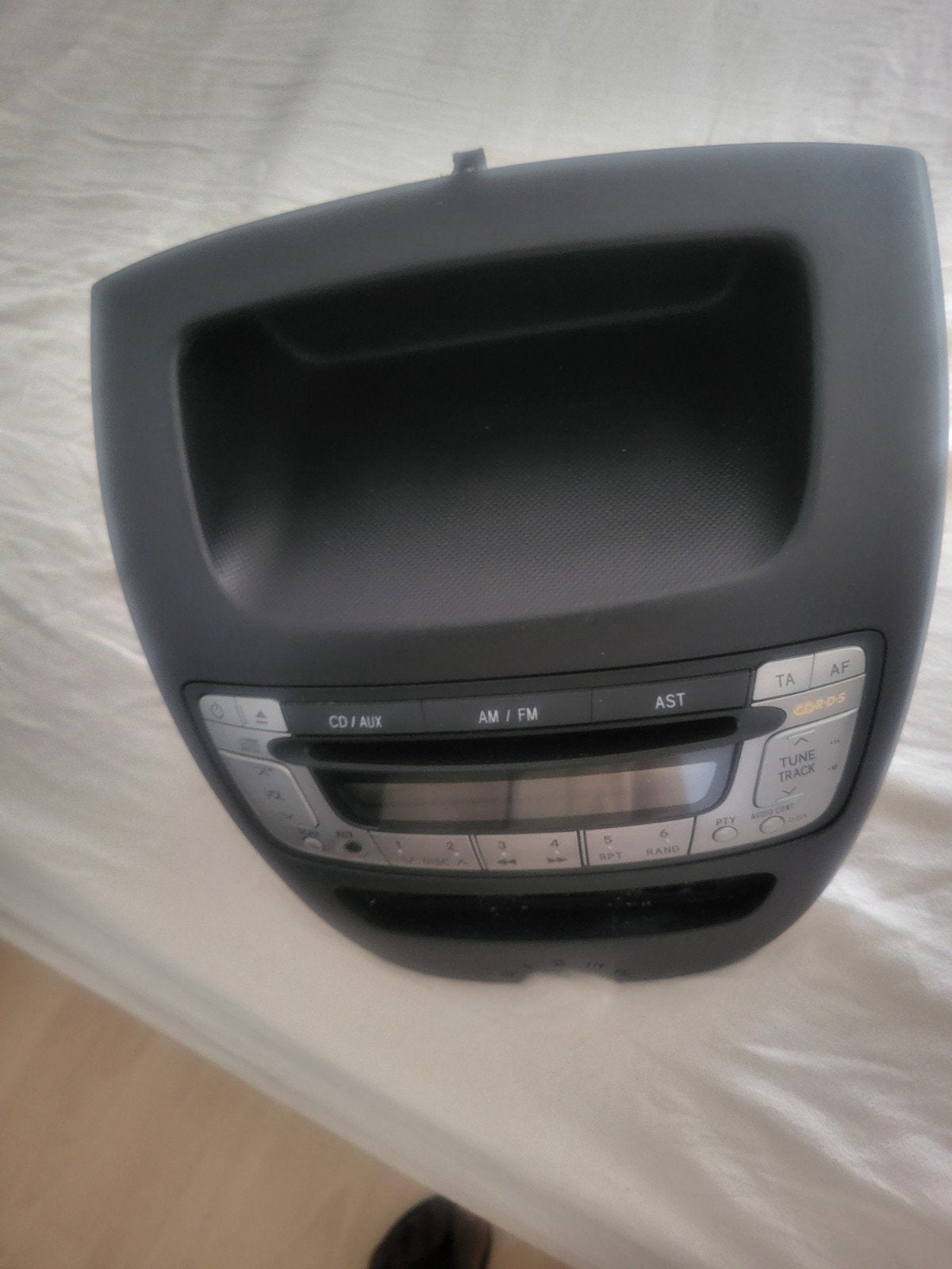 Toyota Aygo/Citroën C1/Peugeot 107 Radio CD/AUX, Ophalen of Verzenden, Gebruikt