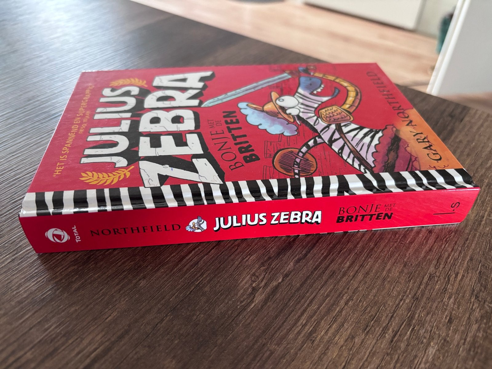 Julius Zebra: Bonje met de Britten - Gary Northfield, Ophalen of Verzenden, Zo goed als nieuw, Fictie
