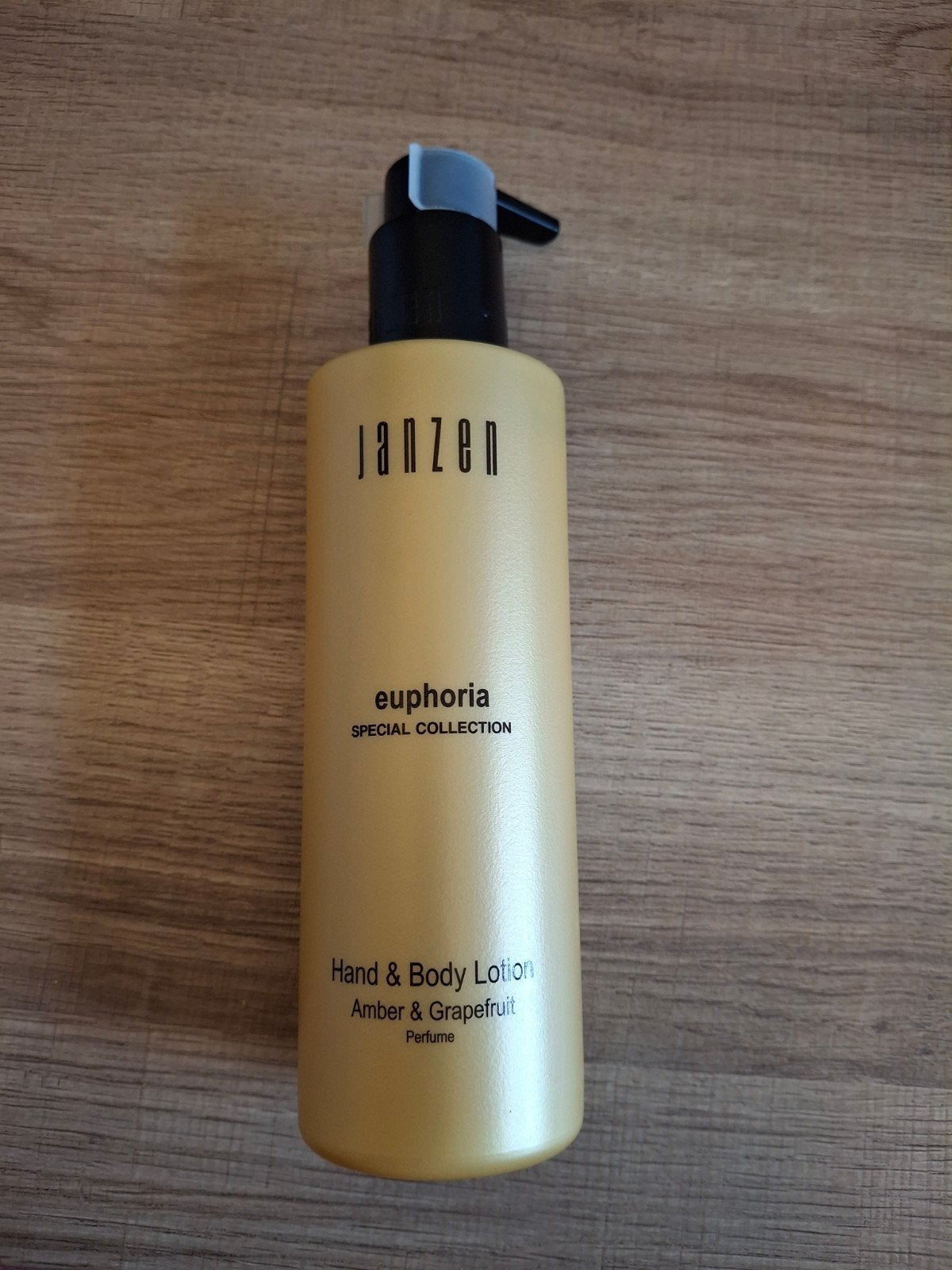 Janzen Euphoria Hand & Body Lotion Amber & Grapefruit, Sieraden, Tassen en Uiterlijk, Ophalen of Verzenden, Nieuw, Bodylotion, Crème of Olie