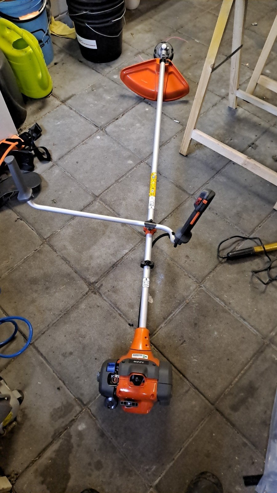 Te koop husqvarna 122R, Tuin en Terras, Ophalen of Verzenden, Nieuw, 50 cm of meer, Handgrasmaaier