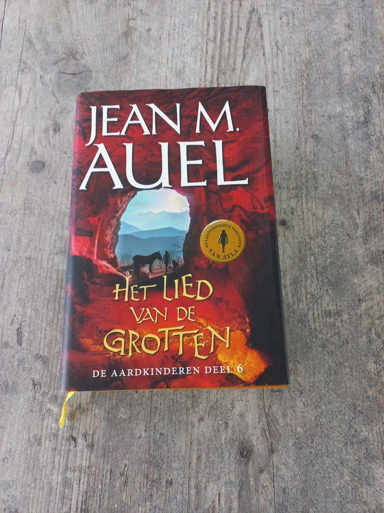 Het Lied van de Grotten -  Jean M Auel, Ophalen of Verzenden, Gelezen, Jean M. Auel, Nederland