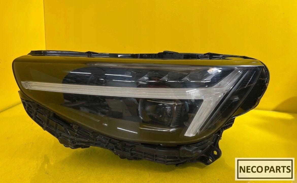 VOLVO XC40 FACELIFT FULL LED KOPLAMP LINKS  2022 LEVERBAAR, Gebruikt, -, -, Ophalen of Verzenden