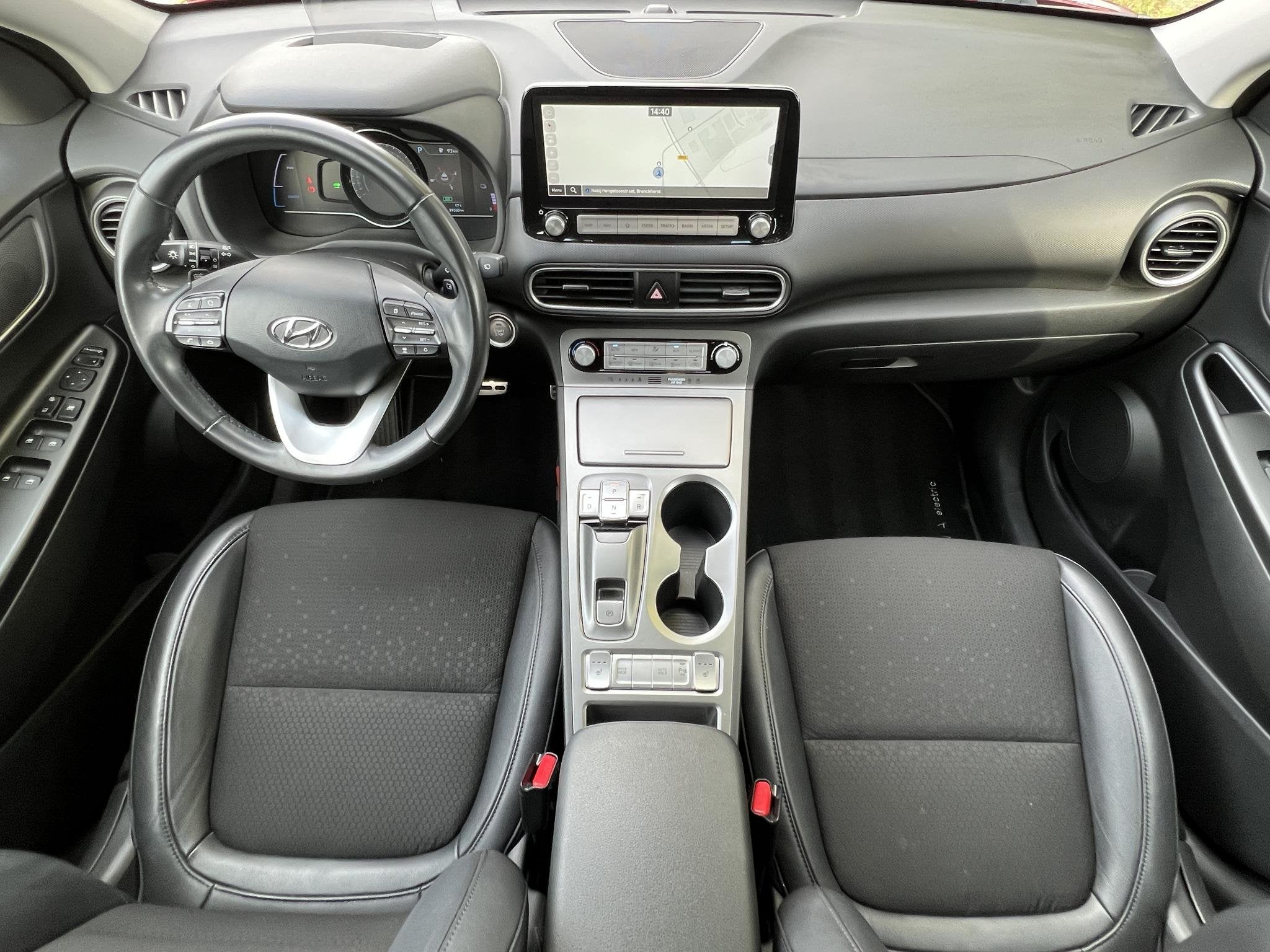 Hyundai Kona EV Fashion Design 39 kWh / Dealer onderhouden /, Dealer onderhouden, 136 pk, Gebruikt, Leder en Stof