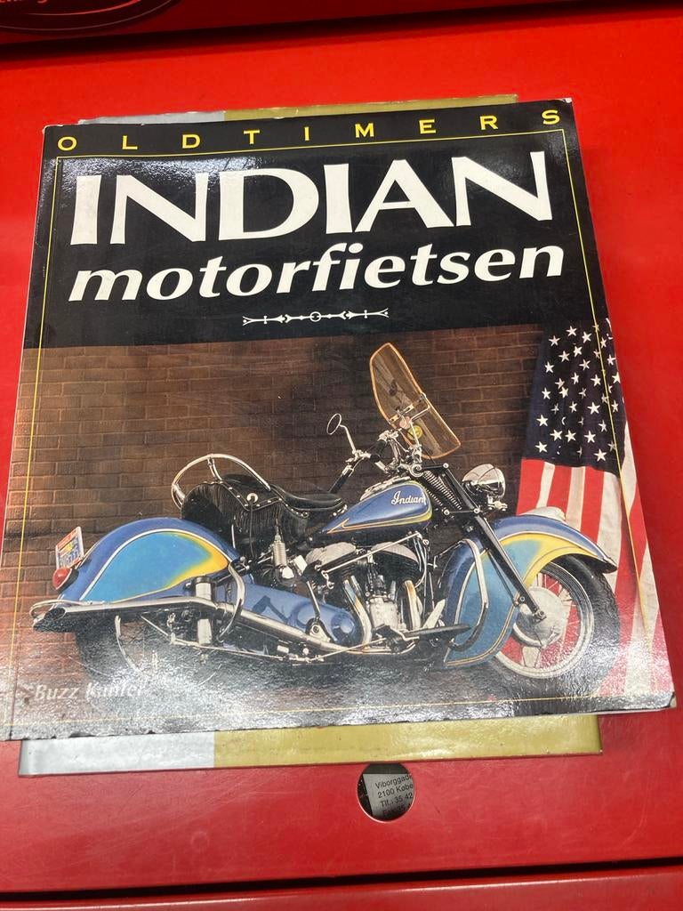 Indian Motorfietsen Boeken - Oldtimers, Geschiedenis, Boeken, Ophalen of Verzenden, Gelezen, Merk of Model