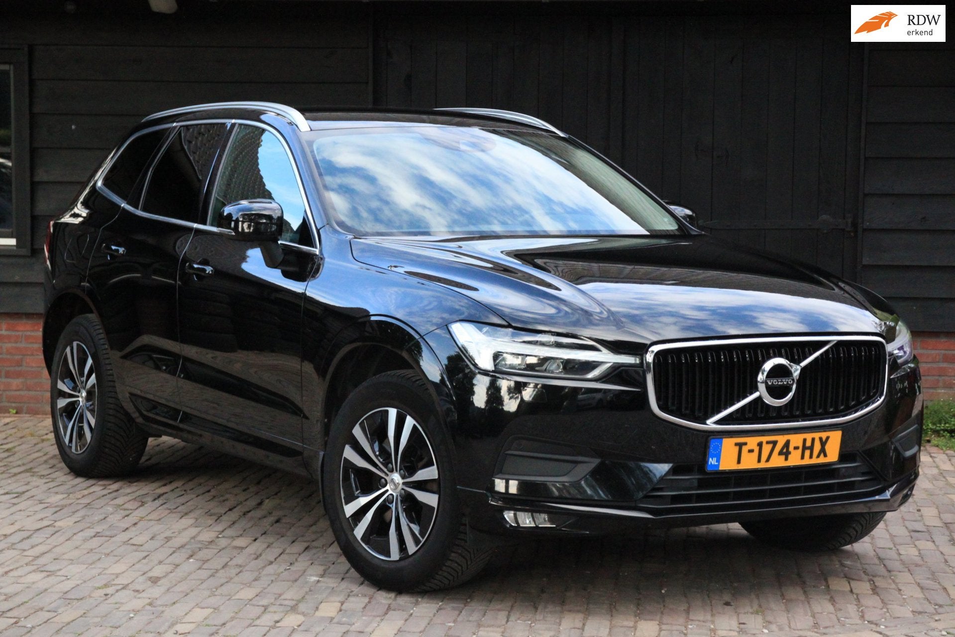 Volvo XC60 2.0 T5 AWD Momentum Pro Camera/Parkeersensor v,a/, Automaat, Gebruikt, 4 cilinders, 1969 cc