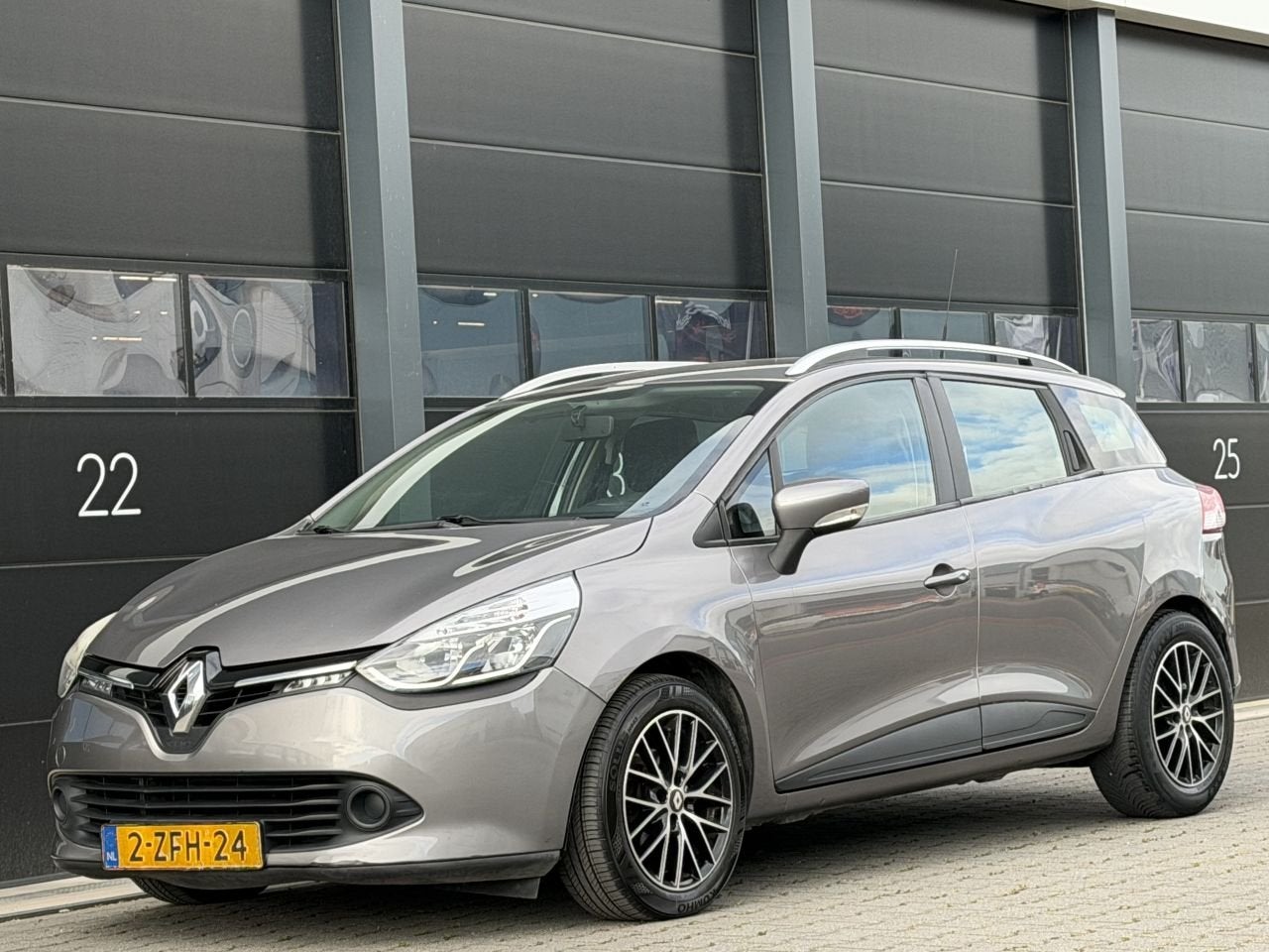 Renault Clio 1.5 dCi ECO Expression (bj 2015), Voorwielaandrijving, 4 cilinders, 1096 kg, Origineel Nederlands