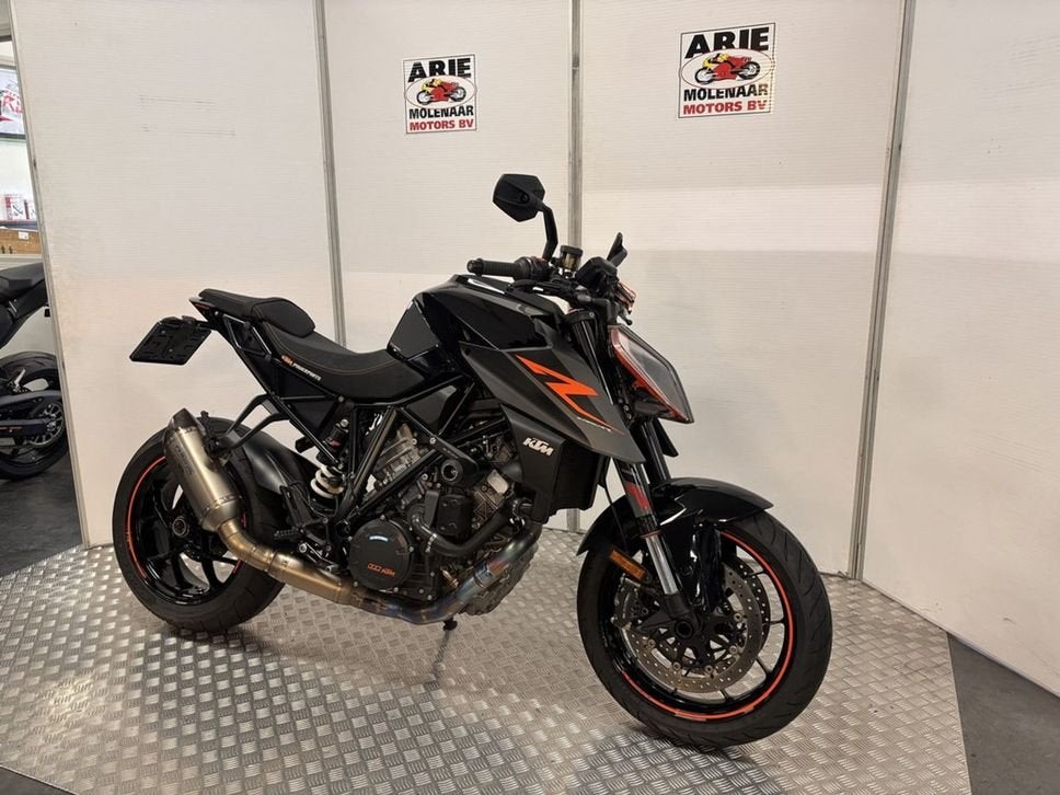 KTM 1290 Super Duke R (bj 2018), Motoren, 2 cilinders, KTM, Motorrijbewijs A, Bedrijf