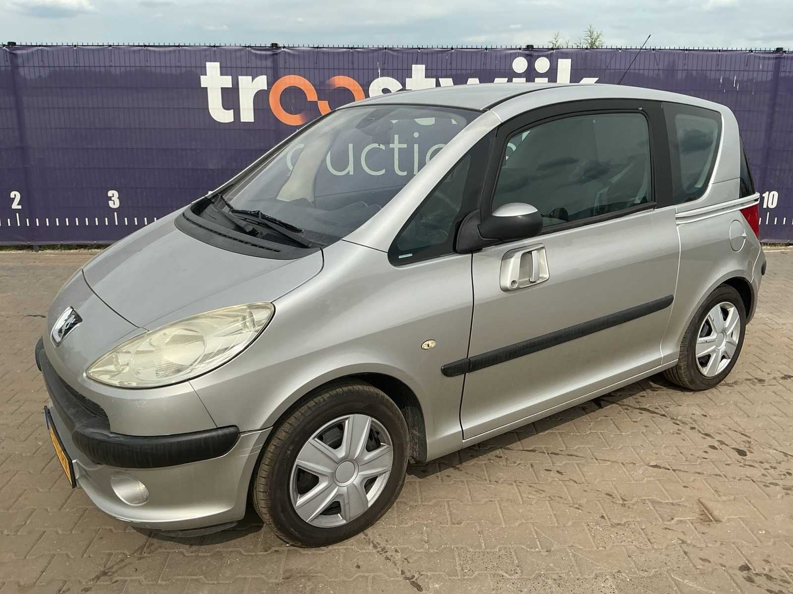2007 - Peugeot - 1007 - 1.4-16V Gentry - Personenauto, Auto's, Peugeot, Voorwielaandrijving, 4 cilinders, 610 kg, 49 €/maand