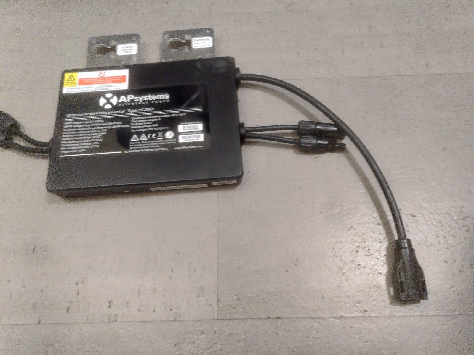 Gezocht AC kabel voor APsystems YC500I, Ophalen of Verzenden