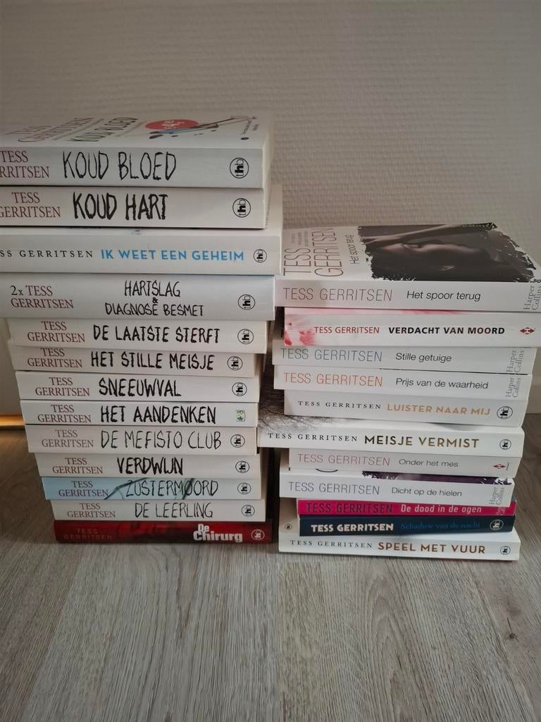 Tess gerritsen boeken 24 st, Ophalen of Verzenden, Zo goed als nieuw