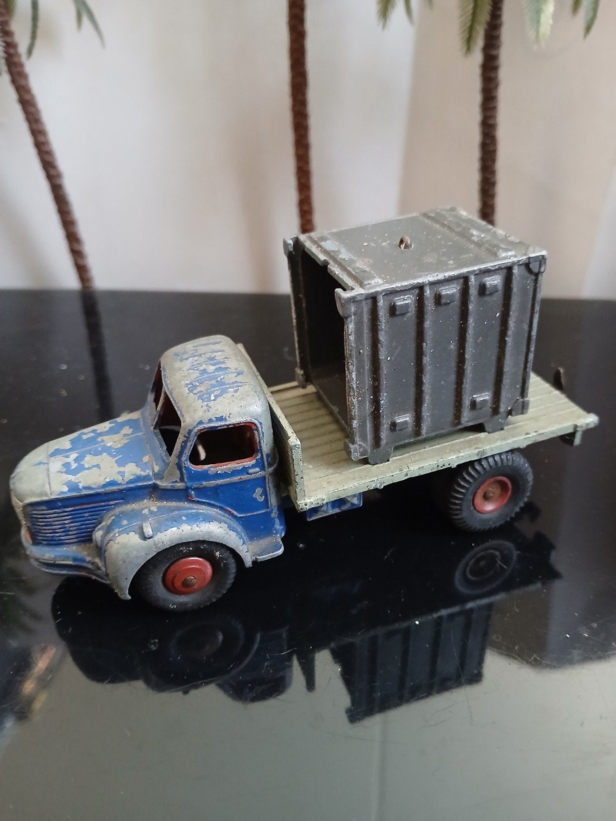 Berliet container wagen.  Dinky toys France 34B, opknapper, Ophalen of Verzenden, Gebruikt, Dinky Toys