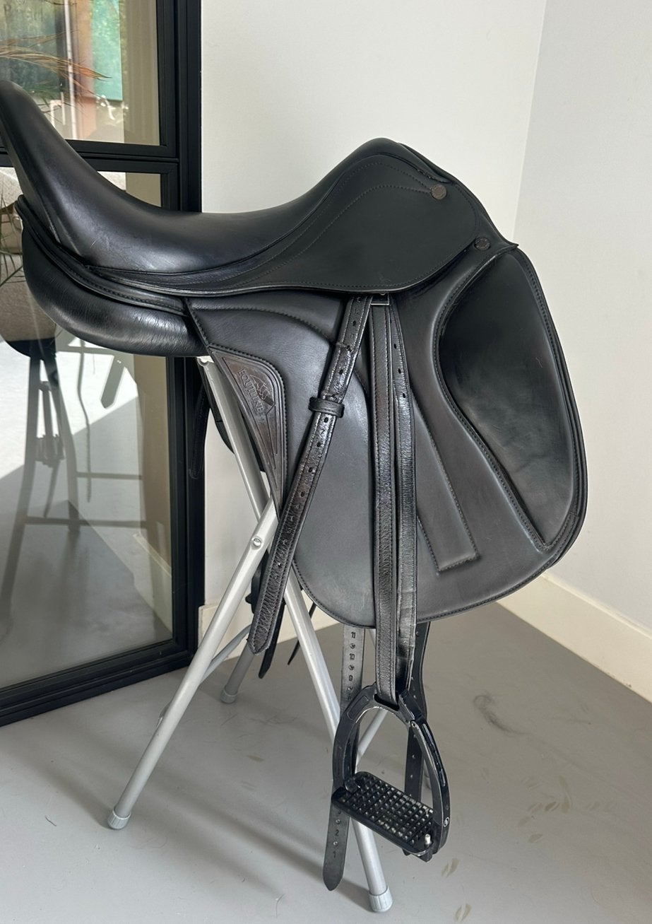 Equiline dressuuszadel, Ophalen, Zo goed als nieuw, Dressuur
