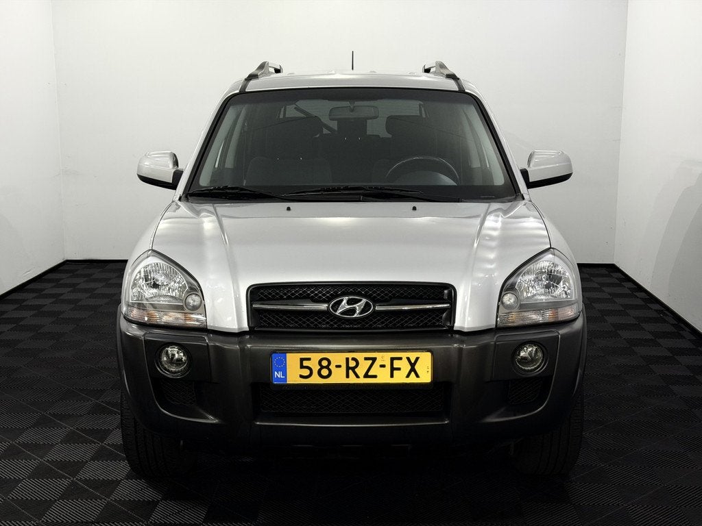 Hyundai Tucson 2.0i Style Clima, Cruise control, Radio, Lich, Stof, Gebruikt, Metallic lak, 4 cilinders