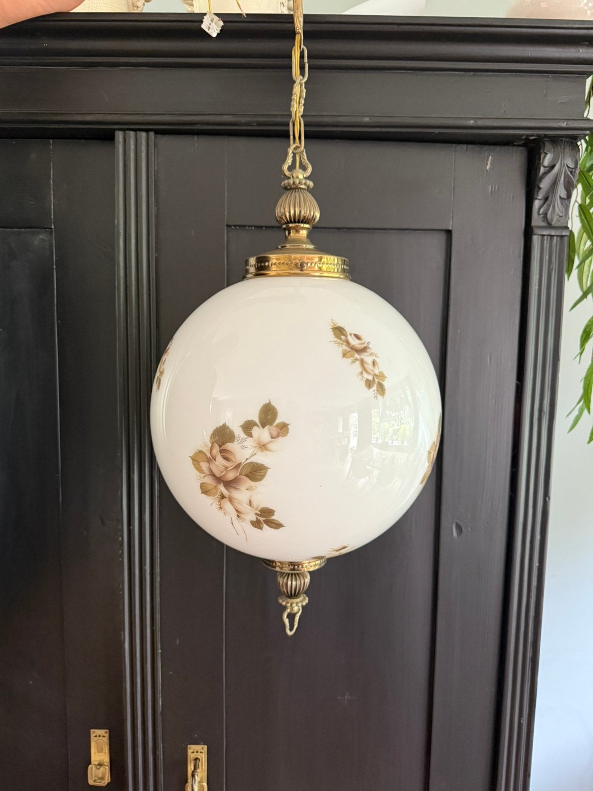 Antieke bollamp van melkglas met rozen, Ophalen, X, X, Glas