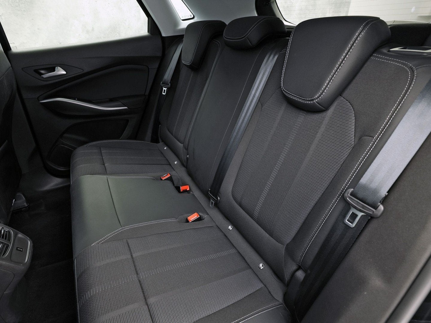Foto 15 van Opel Grandland 1.6 Turbo Plug-In Hybrid Elegance Black Pack