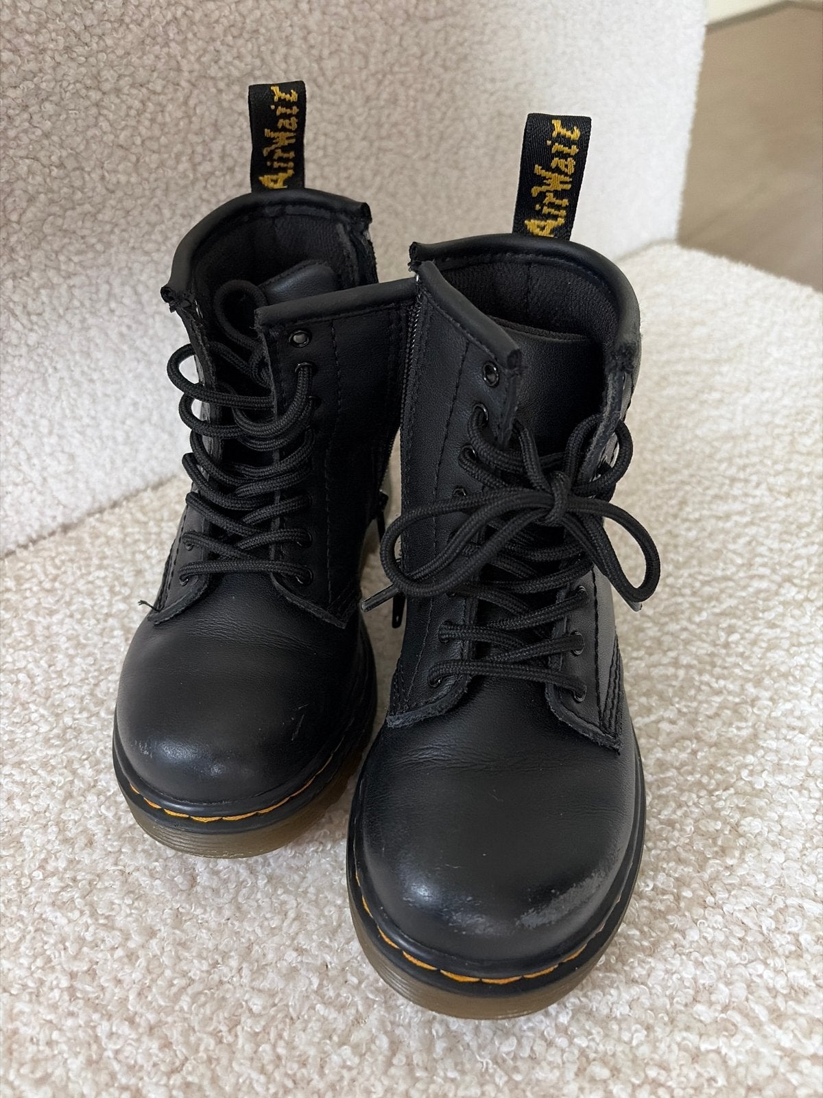 Dr. Martens Laarzen Maat 26 - Zwart, Weinig Gedragen, Kinderen en Baby's, Kinderkleding | Schoenen en Sokken, Gebruikt, Meisje