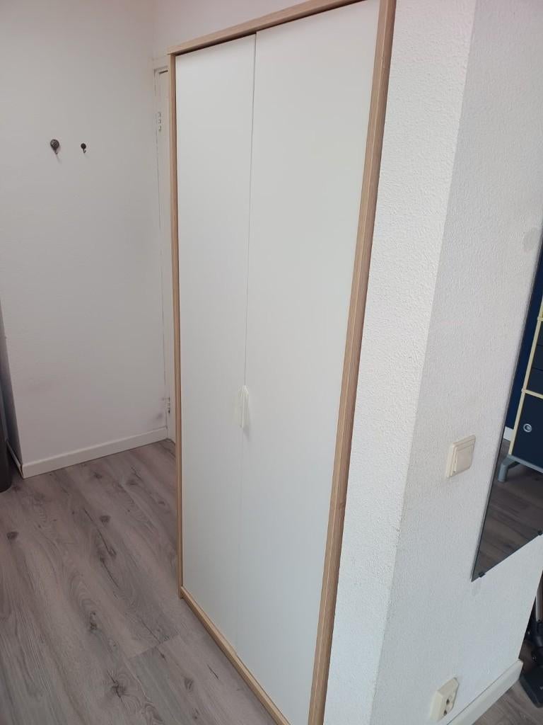 Kledingkast, Ophalen, Met deur(en), Gebruikt, 100 tot 150 cm