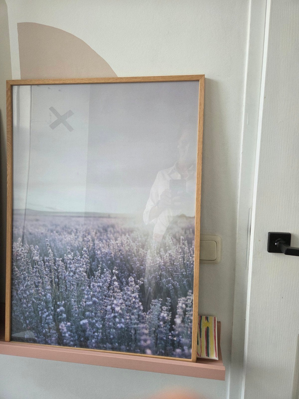 Grote ingelijste poster van lavendelveld, Huis en Inrichting, Woonaccessoires | Schilderijen, Tekeningen en Foto's, Ophalen, Zo goed als nieuw