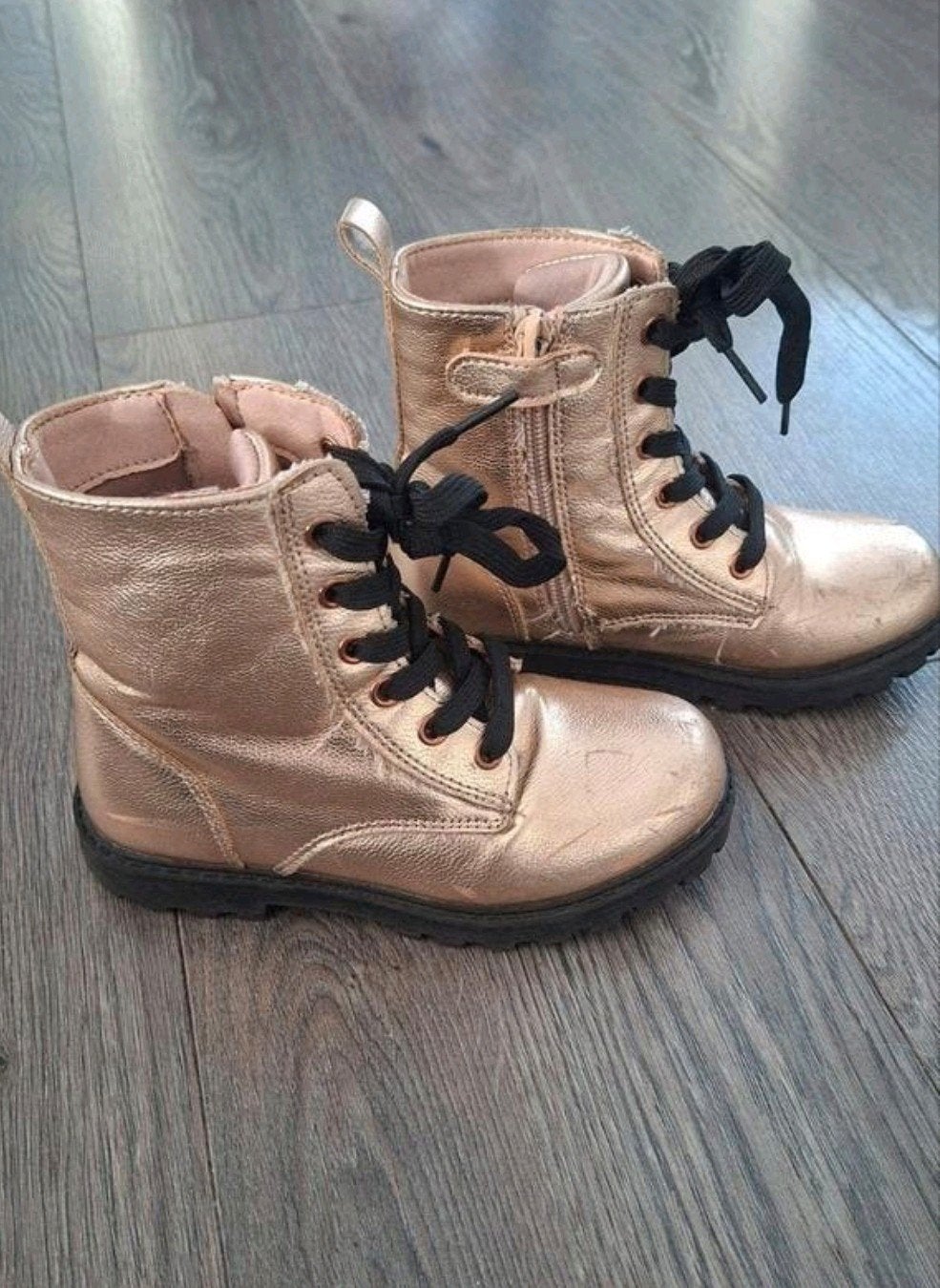 Te koop leuke goud/roze meisjes boots maat 28, Bluebox, Meisje, Laarsjes, Ophalen of Verzenden