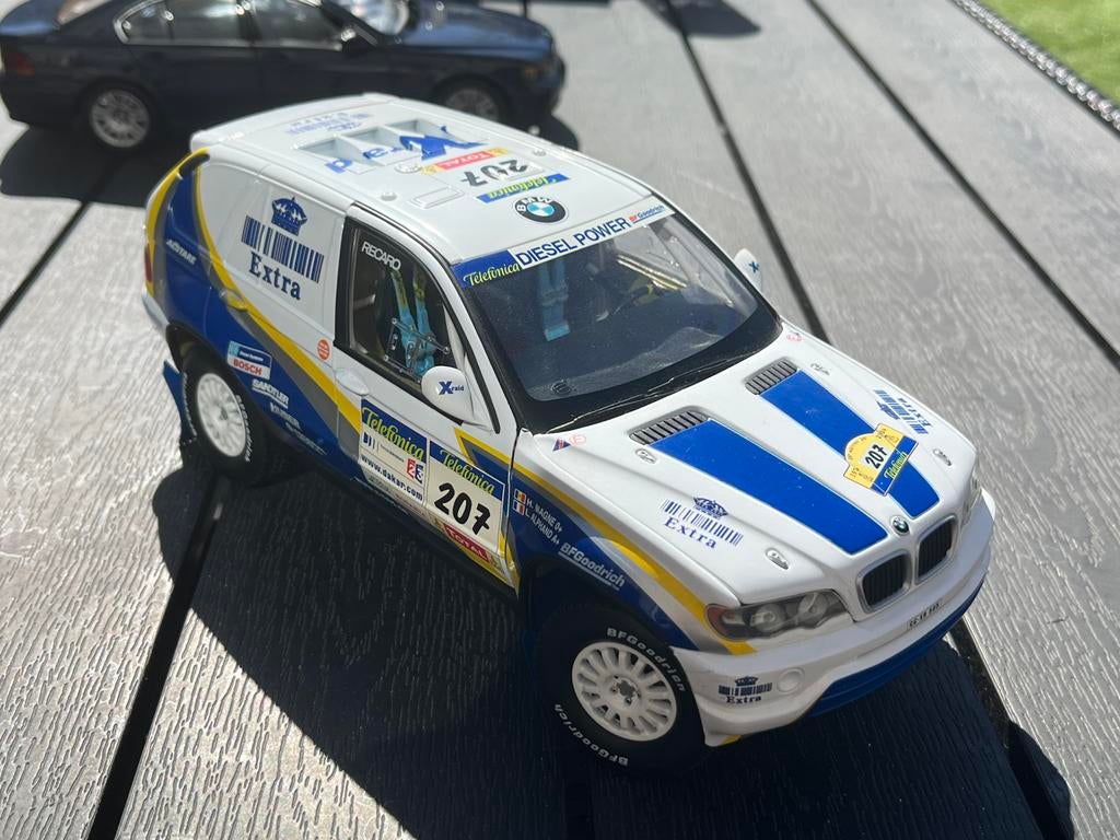 BMW X5 3.0d Dakar Rallye 1:18 van Solido, Ophalen of Verzenden, Zo goed als nieuw, Auto, Solido