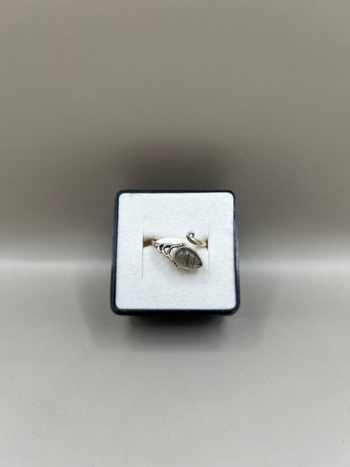 Labradoriet ring sterling zilver - aanpasbaar, Nieuw, Ophalen of Verzenden, X, Met edelsteen
