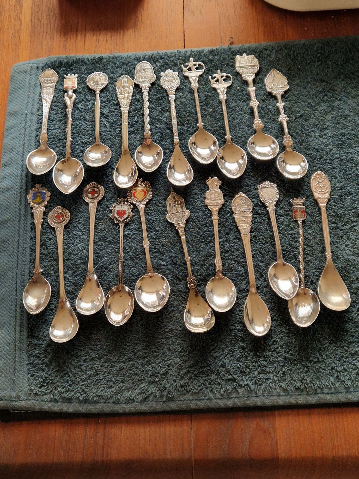 Lot van 21 Souvenirs/Merk Verzilverde Koffie/Theelepeltjes, Ophalen of Verzenden, Zo goed als nieuw