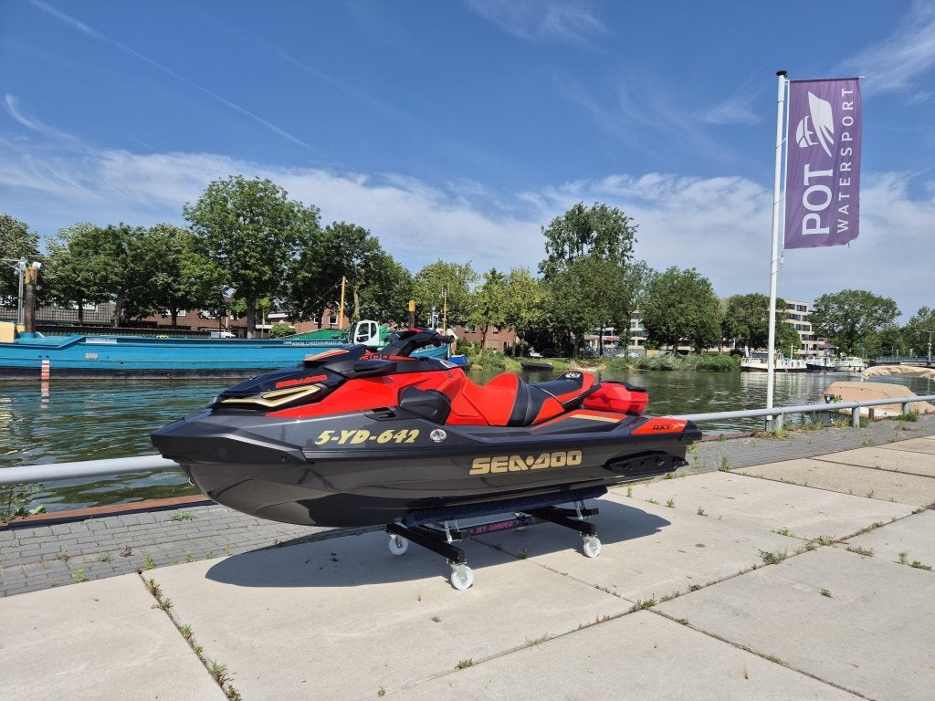 Sea-Doo RXT 300 RS (2020) 32 VAARUREN + JETLOADER, Niet ingevuld, Niet ingevuld, Zo goed als nieuw, Benzine