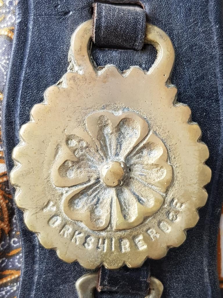 Vijf antieke kleppermannetjes uit Engeland aan riem 55,5 cm., Antiek en Kunst, Ophalen of Verzenden