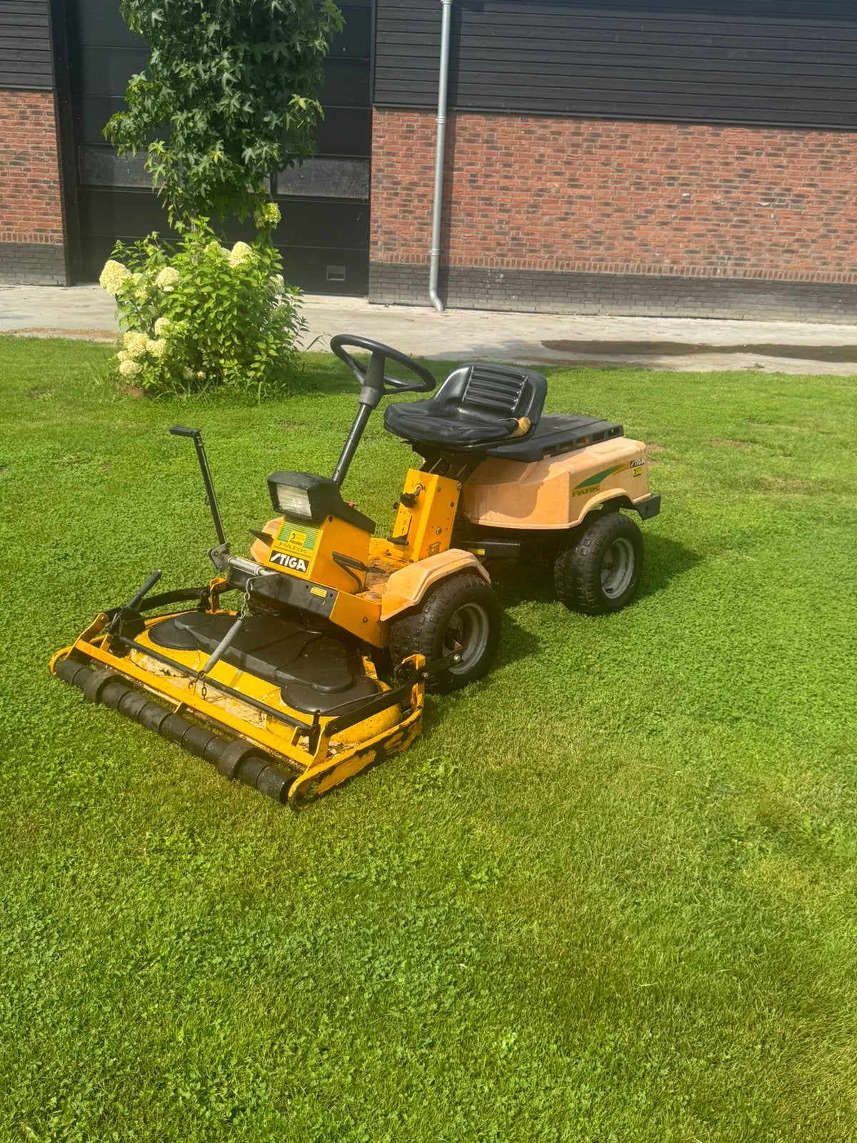 Stiga park zitmaaier, Ophalen, Zo goed als nieuw