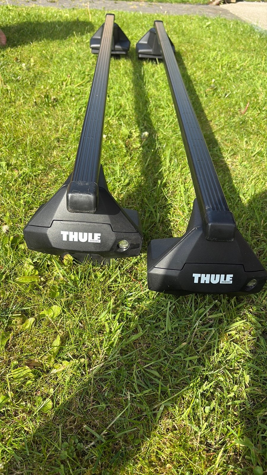 Thule Evo squarebar 127 met Evo clamp voetenset, Auto diversen, Dakdragers, Ophalen of Verzenden, Zo goed als nieuw