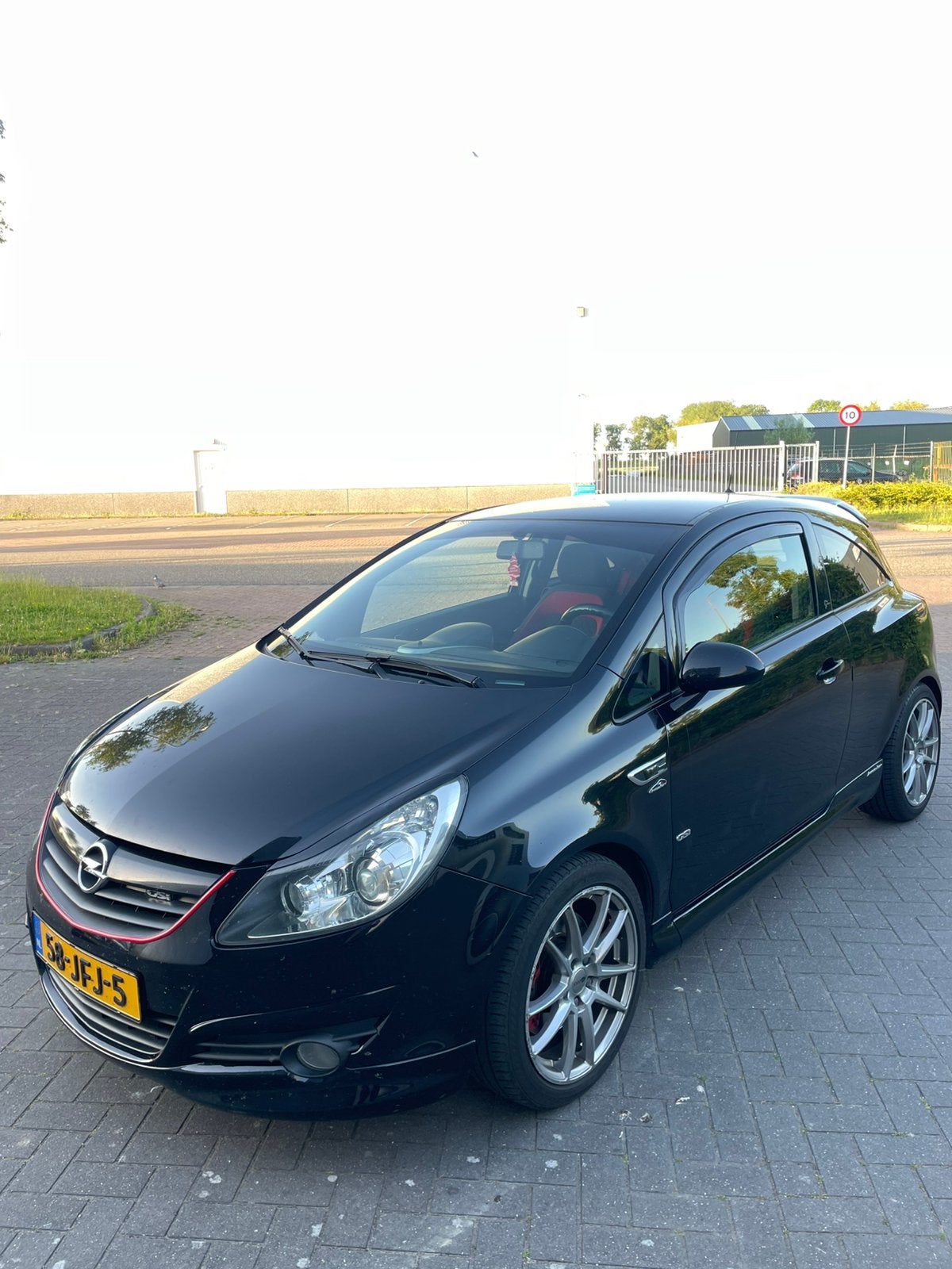 Opel Corsa 1.6 GSI Turbo 3D 2009 Zwart | 150 PK, Auto's, Opel, Stof, Zwart, 4 cilinders, Zwart