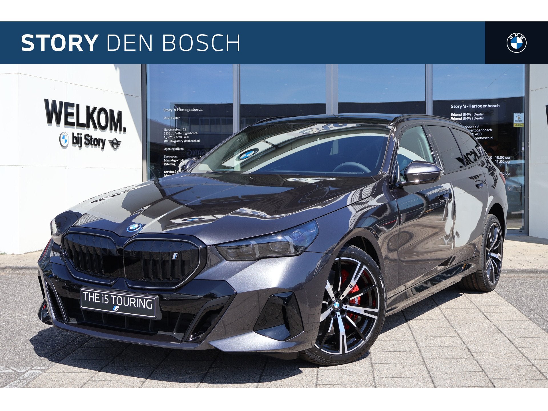 BMW i5 Touring eDrive40 M Sport / Panoramadak / Achteruitrij, Automaat, Achterwielaandrijving, Zwart, Nieuw