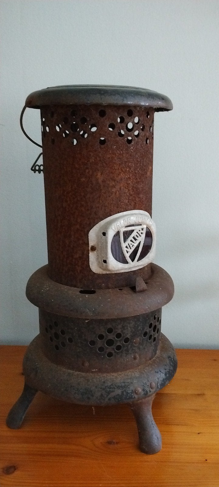 Antieke roestige Valor Junior petroleumkachel - 50 cm hoog, Ophalen