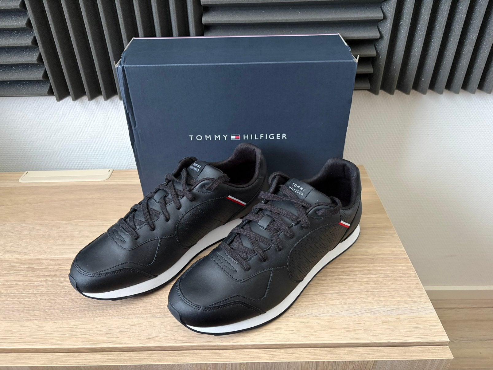 Tommy Hilfiger Schoenen Zwart Maat 48 Nieuw, Zwart, Ophalen of Verzenden, Zo goed als nieuw, Veterschoenen