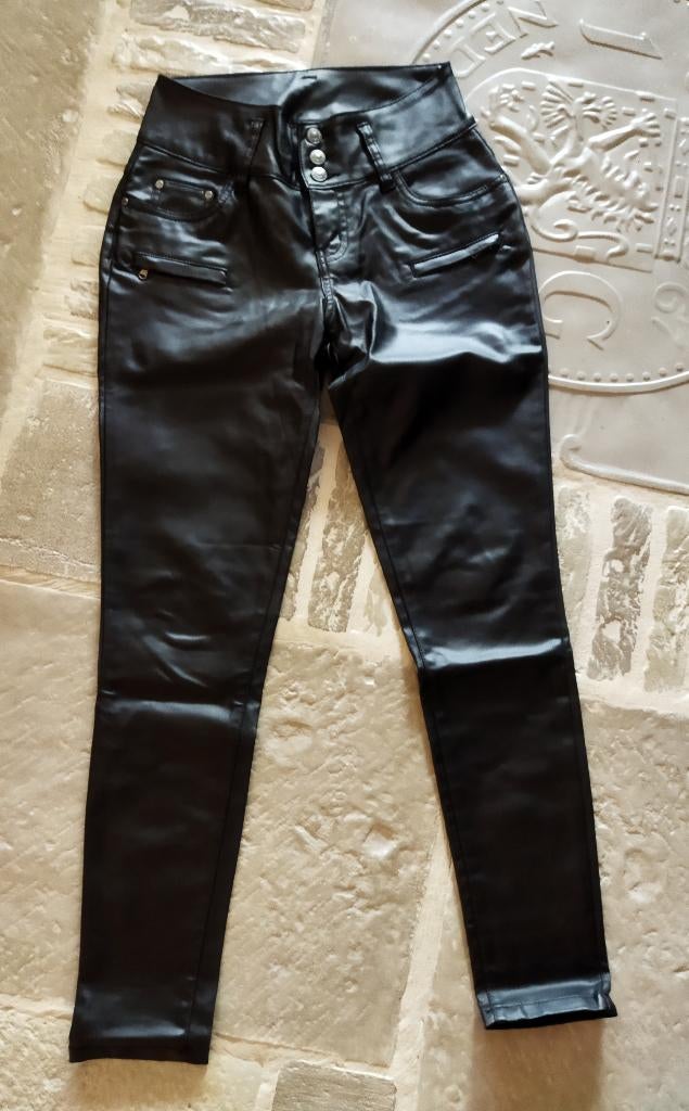 Seventy Seven Lederlook Broek Nieuw Maat S, Kleding | Dames, Broeken en Pantalons, Nieuw, Maat 36 (S), Zwart, Lang, Ophalen of Verzenden