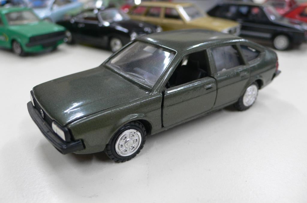 volkswagen passat - conrad-  1/43, Hobby en Vrije tijd, Modelauto's | 1:43, Verzenden, Nieuw, Auto, Overige merken
