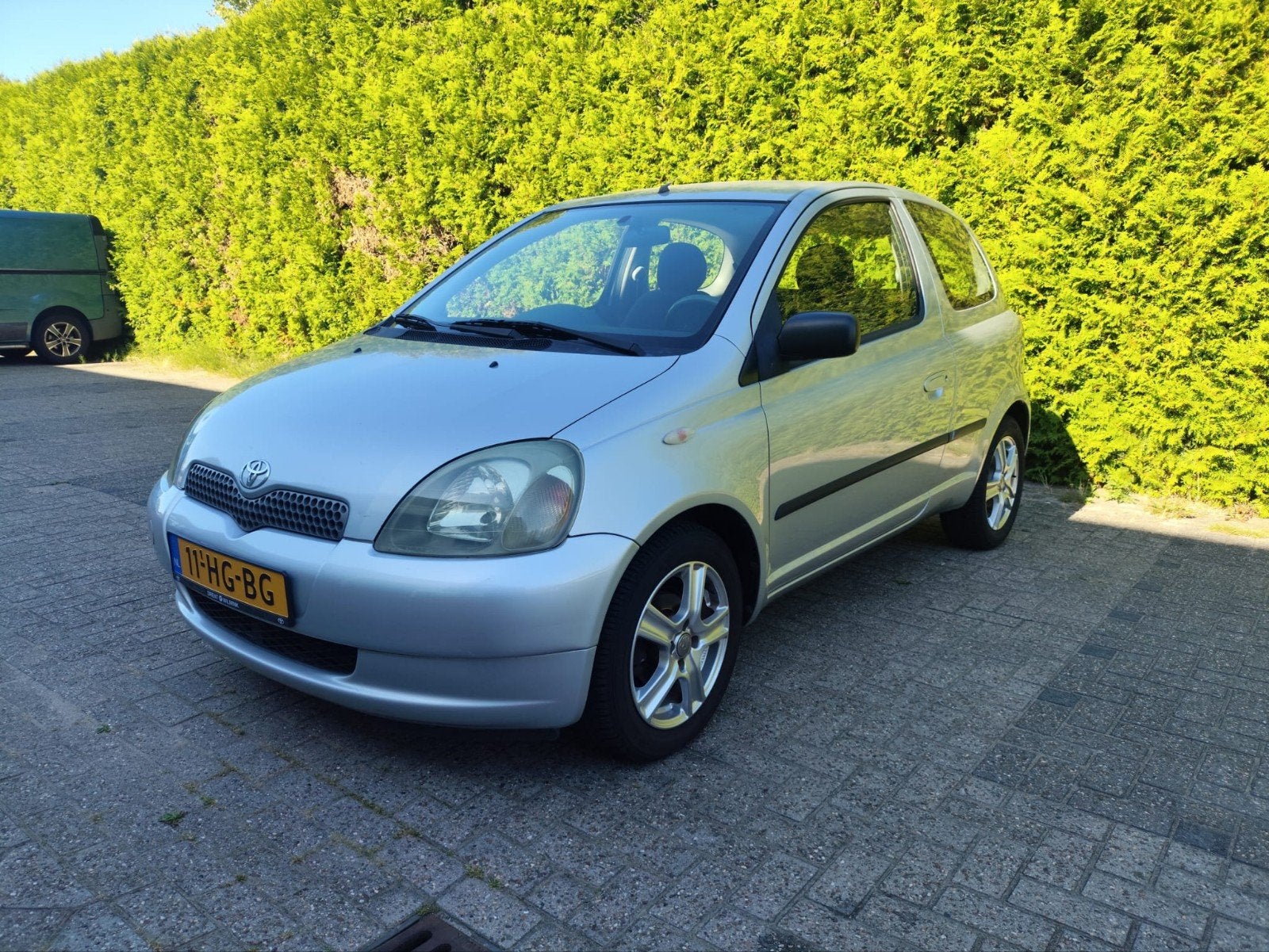 Toyota Yaris 1.3 16V 3DR Linea Luna 2001 Grijs, Auto's, Toyota, Voorwielaandrijving, 1299 cc, 31 €/maand, 4 cilinders