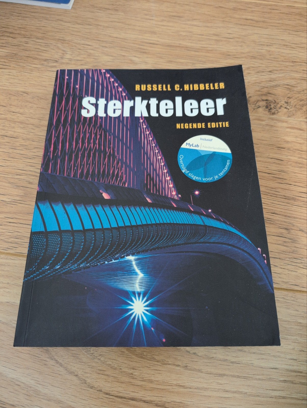 Sterkteleer - Negende Editie - Russell C. Hibbeler, Boeken, Zo goed als nieuw, Russell C. Hibbeler, Beta, HBO