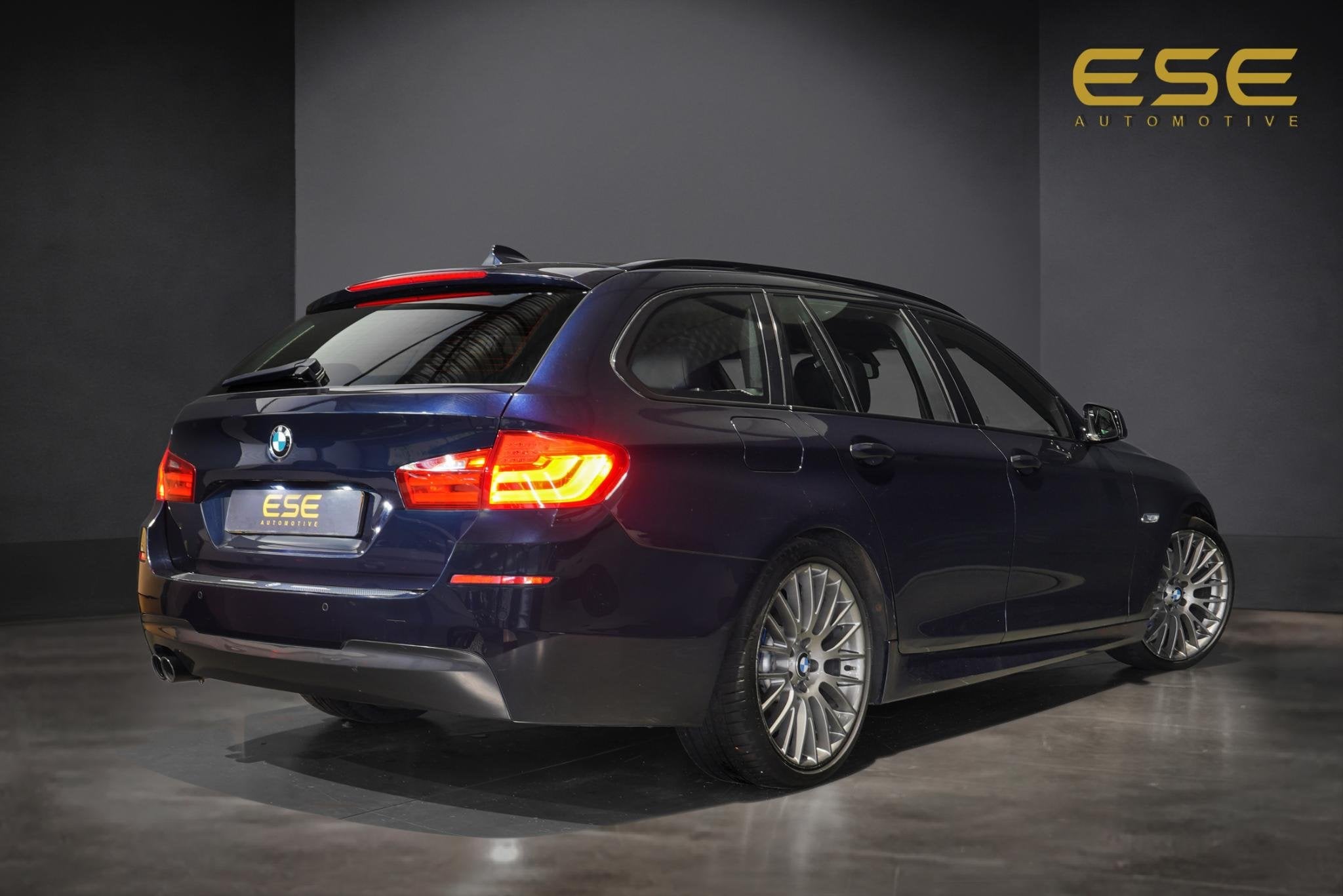 BMW 5-serie Touring 530i M-Sport | Panorama | Cruise | Navig, Auto's, BMW, Euro 5, Achterwielaandrijving, Gebruikt, Zwart