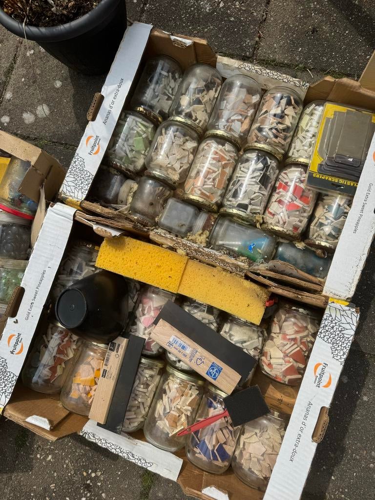 Grote partij knutselmateriaal: mozaïek, glassteentjes, etc., Hobby en Vrije tijd, Ophalen, Gebruikt, Overige thema's, Meerkleurig