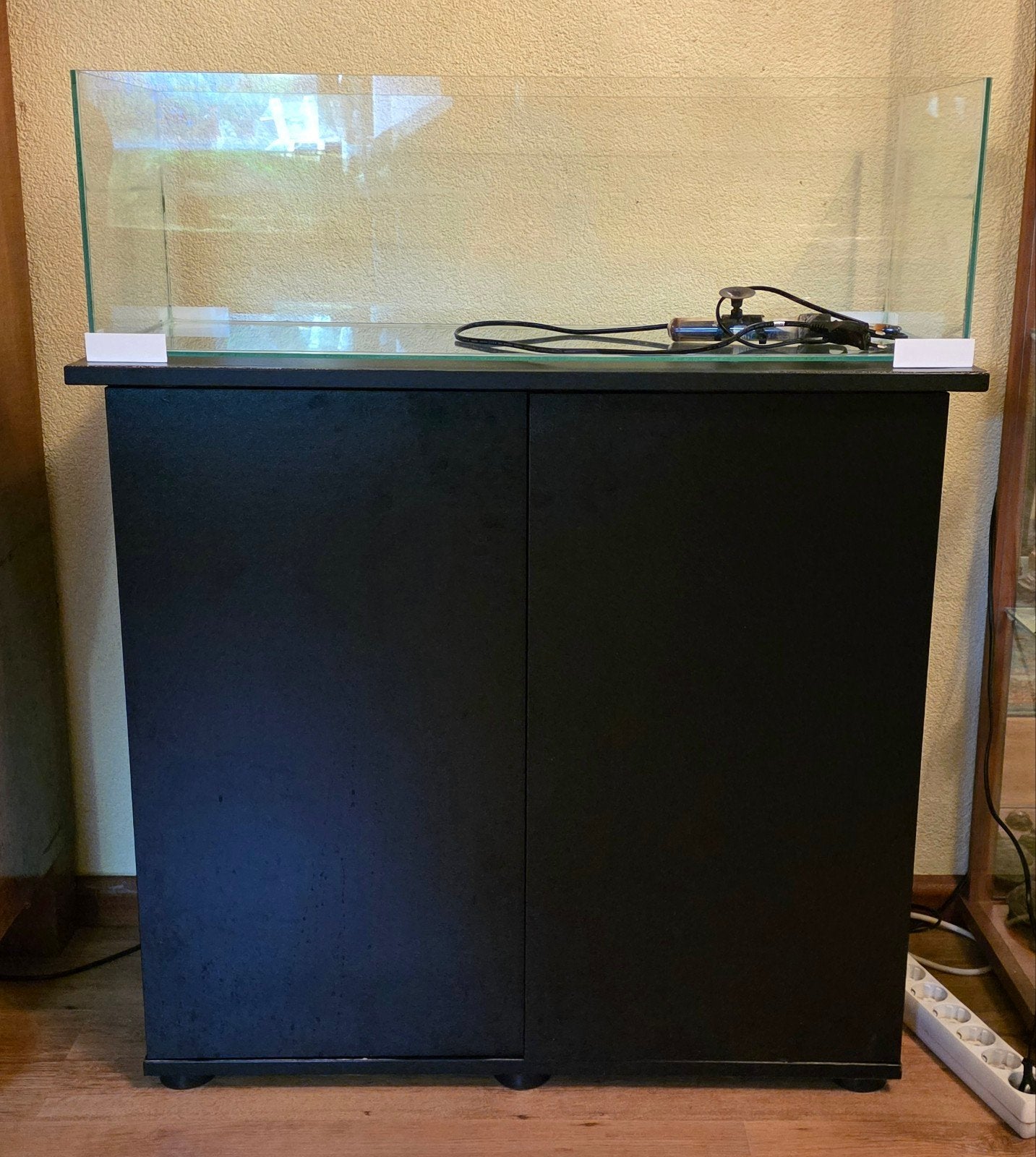 Te koop aangeboden aquarium + kast, Ophalen, Inclusief toebehoren, Gebruikt, Leeg aquarium