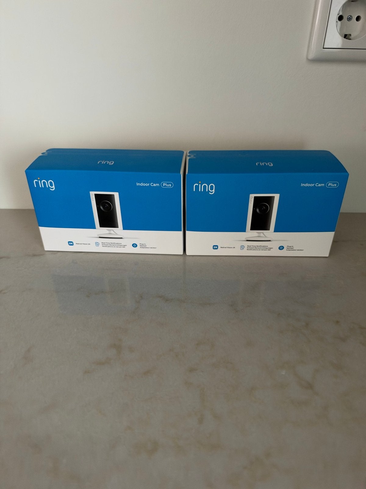 Ring Indoor Cam Plus - Nieuw in doos (2 stuks), Ophalen of Verzenden, Nieuw, Binnencamera