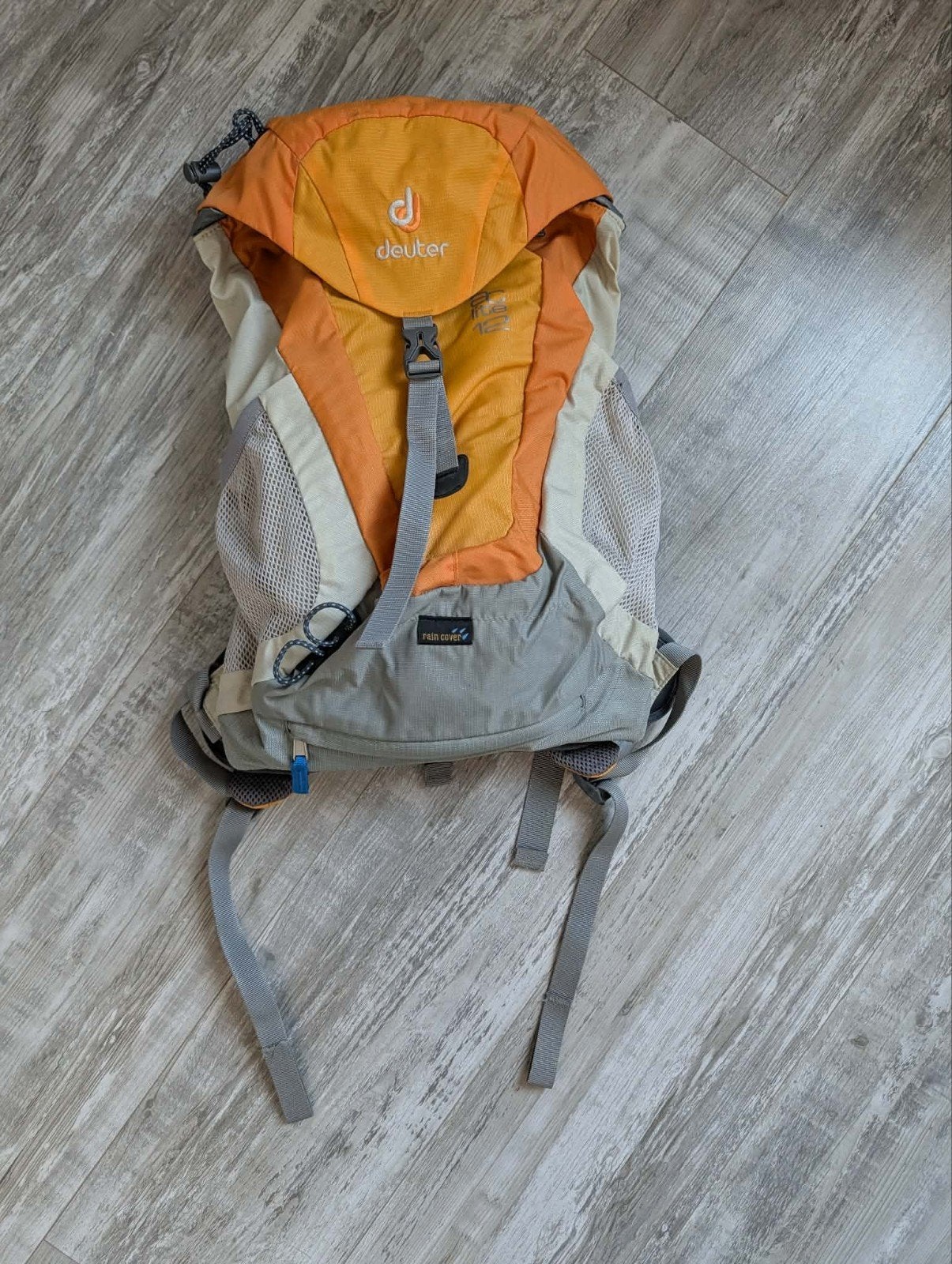Deuter Futura 12 Rugzak – Inclusief regenhoes – Goede staat, Ophalen, Tweedehands