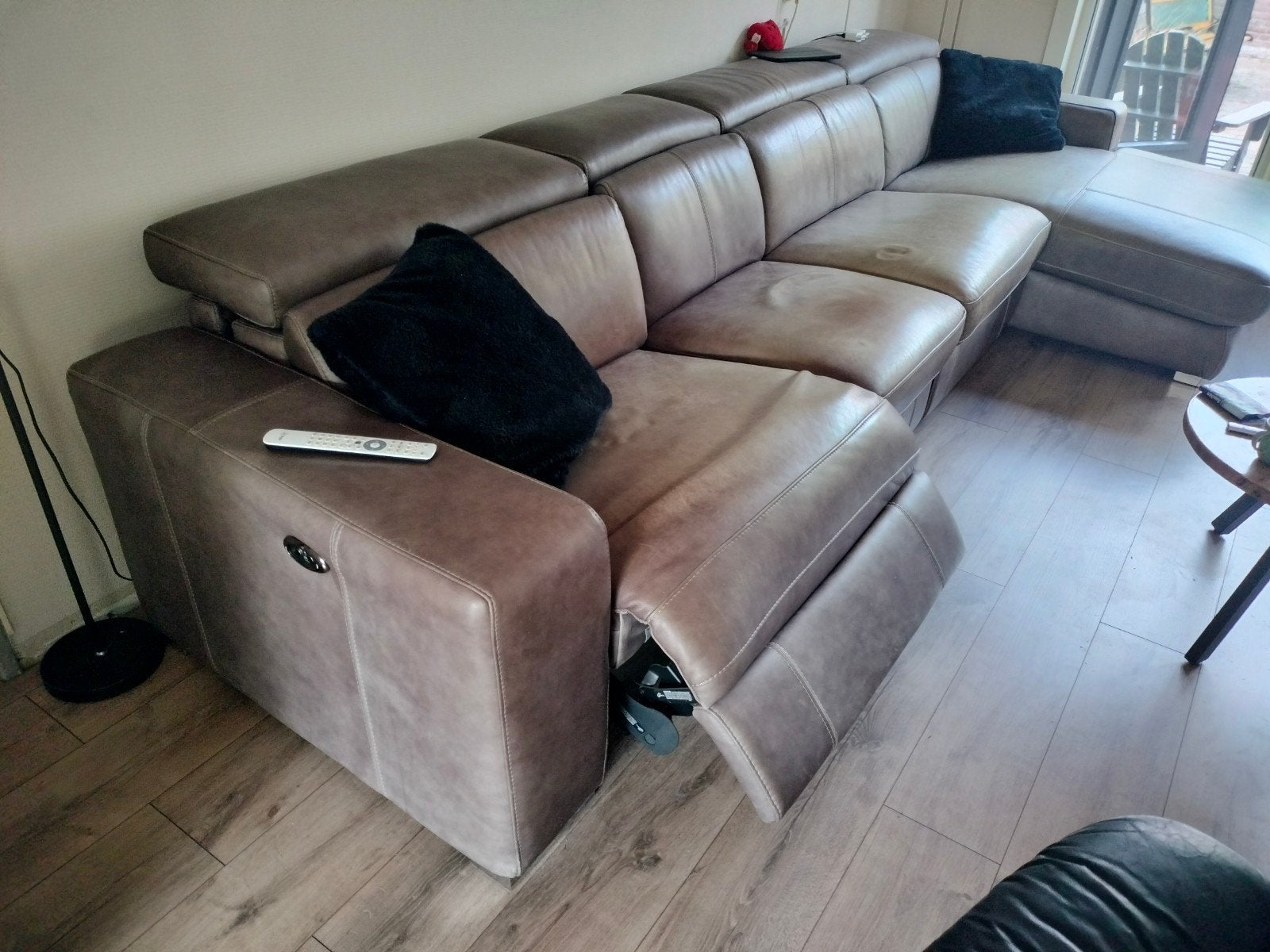 Grote microleder bank met relaxfunctie en hoofdsteunen, Ophalen, Gebruikt, Hoekbank, 300 cm of meer
