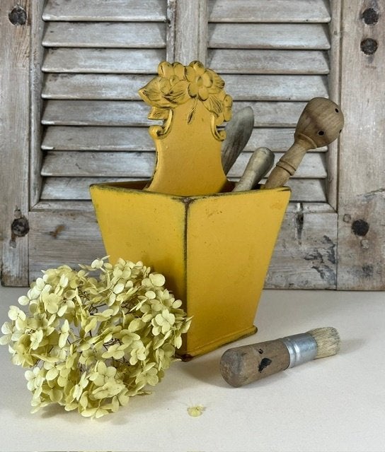 Houten bakje maïsgeel / okergeel met bloemen, Ophalen of Verzenden