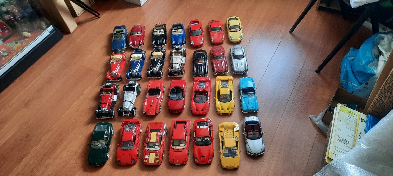 28 mooie modelauto's 1:18, Hobby en Vrije tijd, Modelauto's | 1:18, Ophalen, Zo goed als nieuw, Bburago