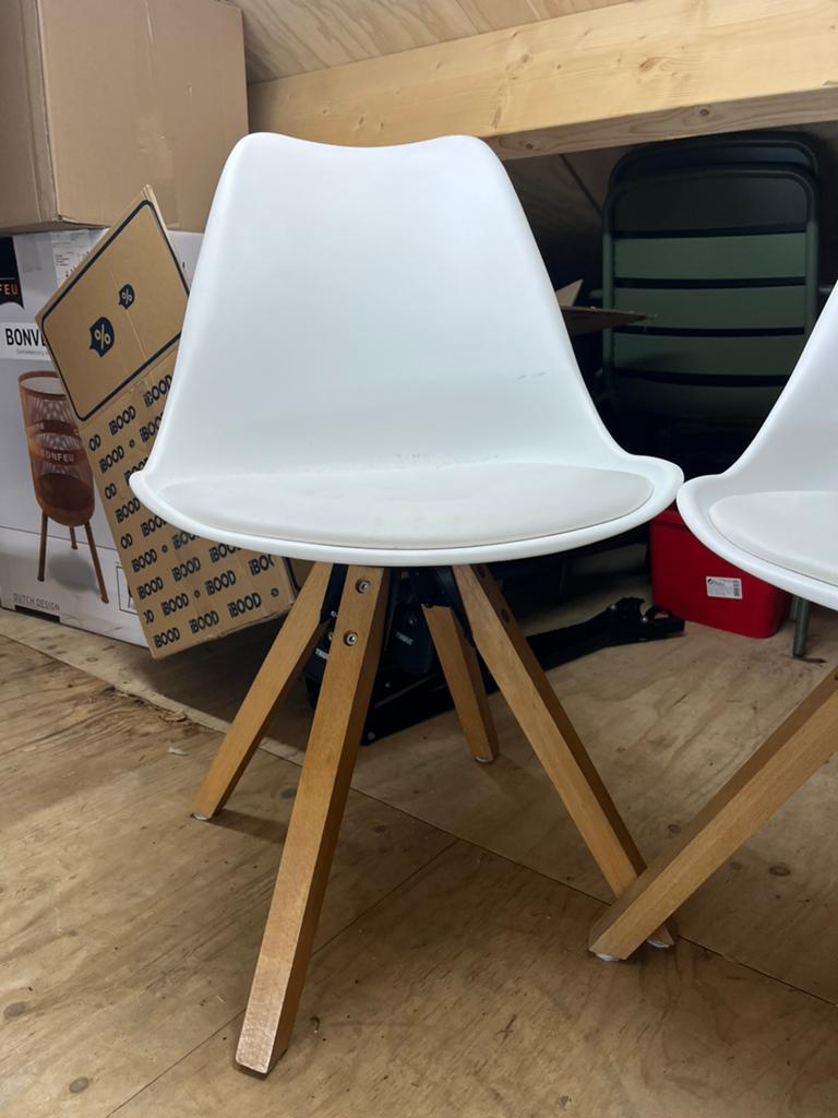 4 x kuipstoelen wit - prima staat, Huis en Inrichting, Ophalen, Kunststof, Gebruikt, Twee
