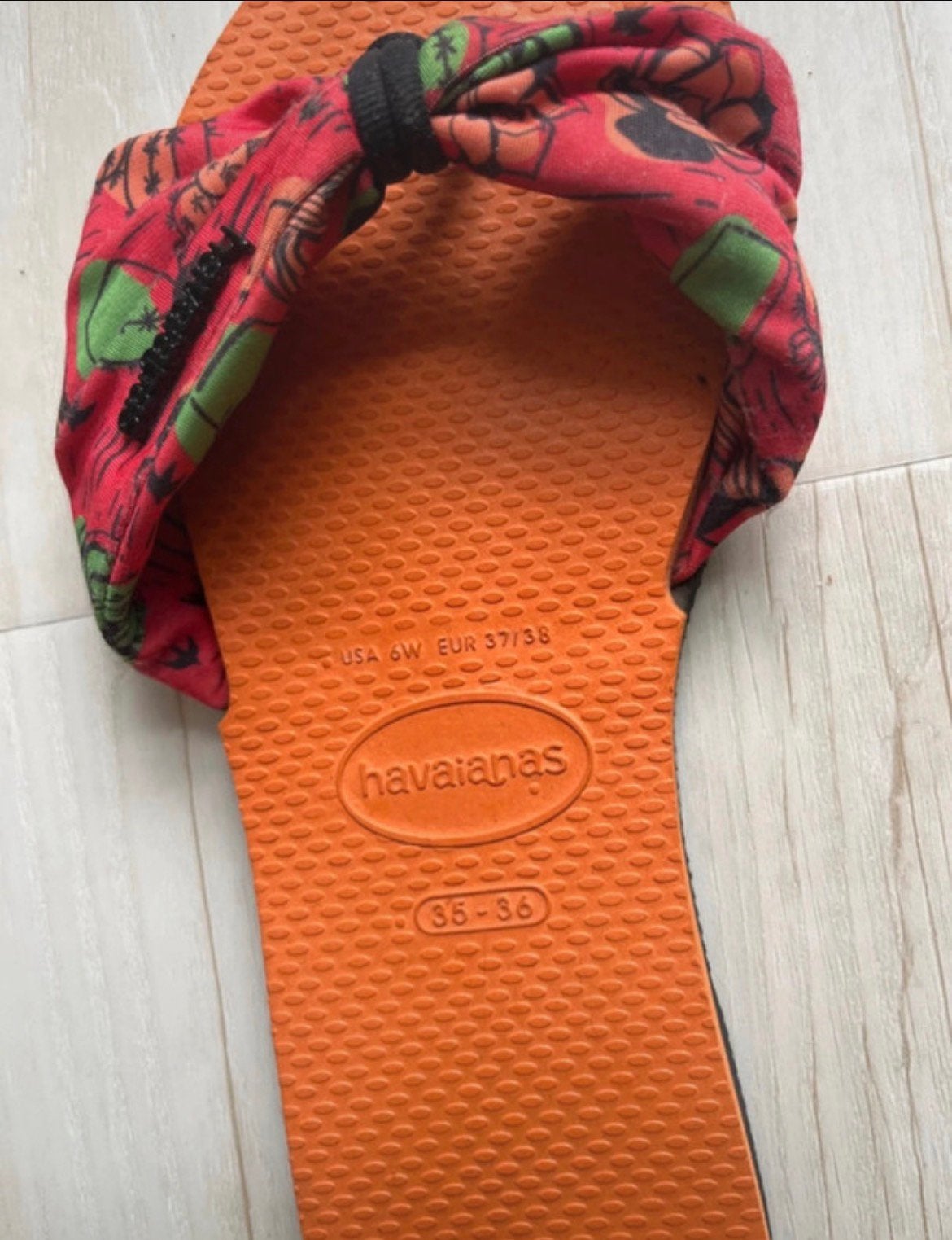 Havaianas maat 36, Oranje, Zo goed als nieuw, Ophalen, Slippers
