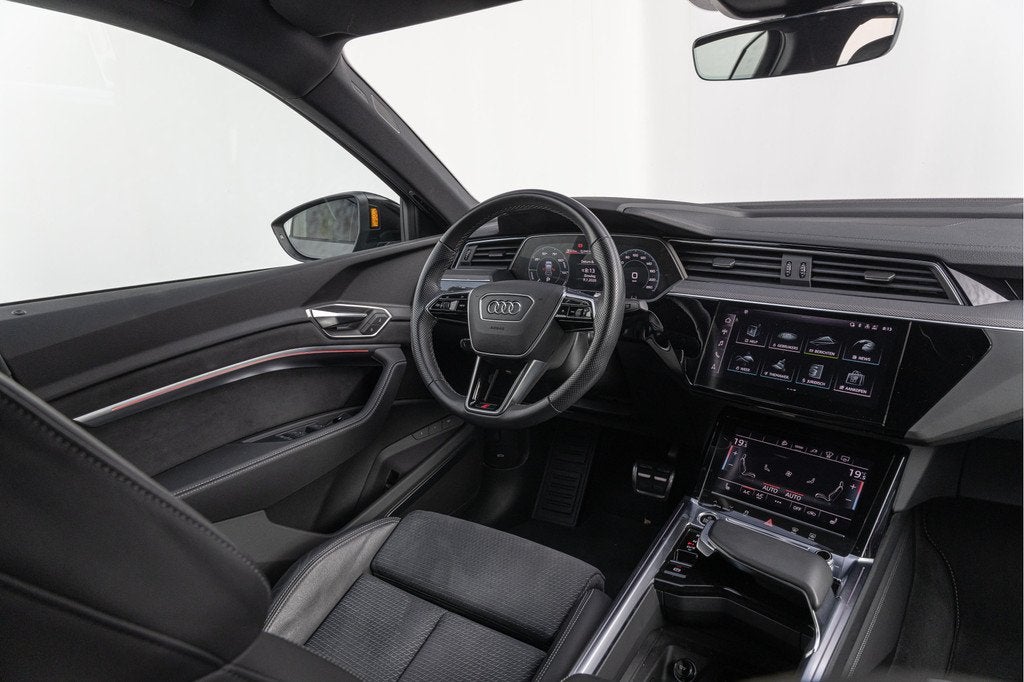 Audi Q8 Sportback e-tron 55 Quattro 115 kWh S-line Pano HuD, Auto's, Audi, Automaat, Gebruikt, Automatische klimaatregeling, Vierwielaandrijving